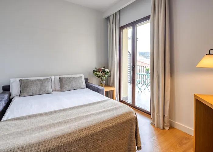 Отель Arc La Rambla 3*